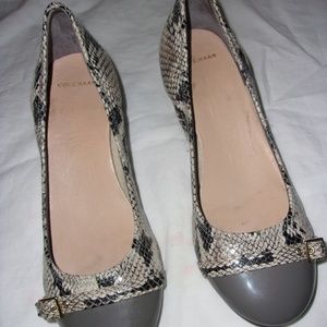 COLE HAAN GRAY & BLACK WEDGE HEEL LEATHER LOAFERS 6.5M